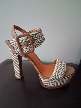 Via Spiga Tan and White Woven Platform Sandal